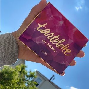 Tartelette “In Bloom” Clay MakeUp Palette